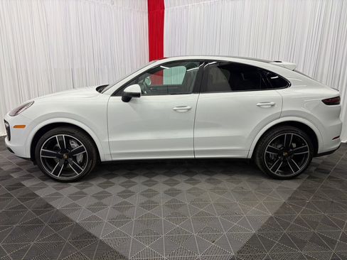 Used 2022 Porsche Cayenne Platinum Edition AWD/4WD image 5