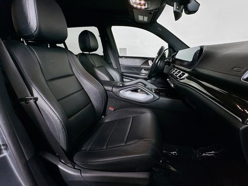 Used 2023 Mercedes-Benz GLS 450 4MATIC image 8