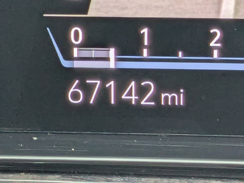 Used 2023 Cadillac Escalade Premium Luxury image 30