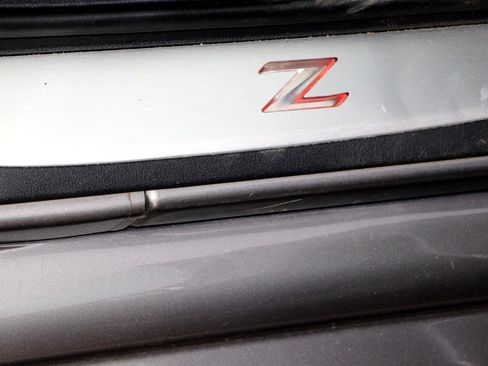 Used 2010 Nissan 370Z Touring image 11