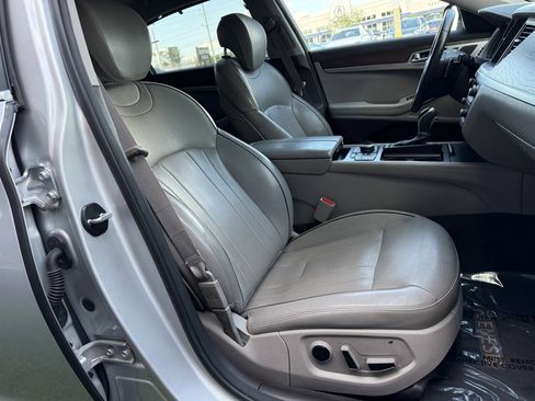 Used 2017 Genesis G80 3.8 w/ Option Group 03 image 20