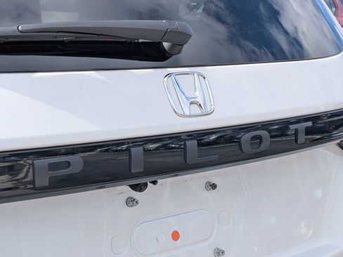 Used 2025 Honda Pilot Black Edition image 11