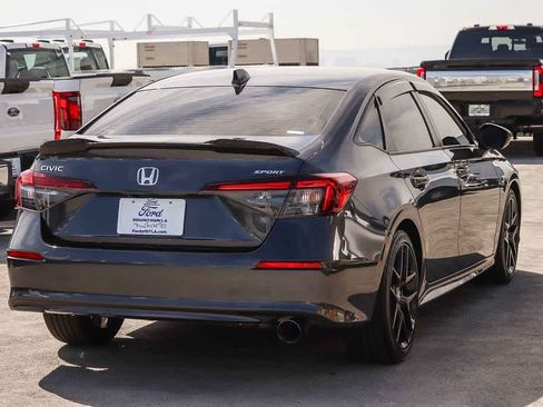 Used 2025 Honda Civic Sport image 4