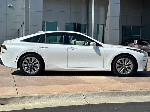 Certified 2021 Toyota Mirai w/ Advanced Technology Package RWD image 3