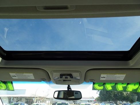 Used 2016 Toyota Sienna XLE image 21