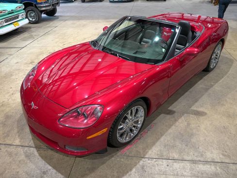 Used 2005 Chevrolet Corvette Convertible w/ Preferred Equipment Group RWD image 15