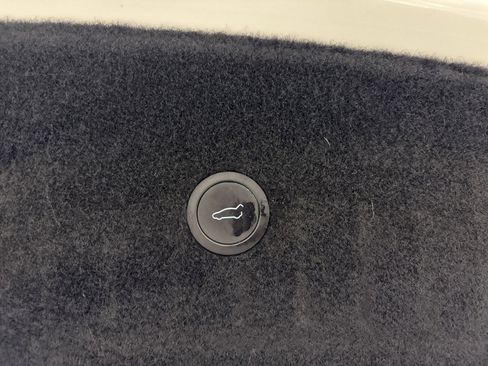 Used 2021 Tesla Model S Plaid image 21