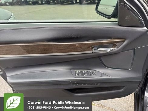 Used 2012 BMW 750Li xDrive image 12