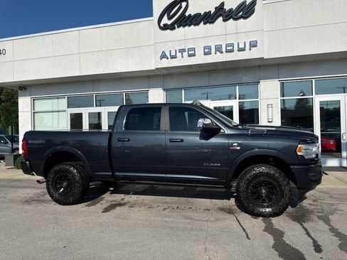 Used 2022 RAM 2500 Laramie AWD/4WD image 2