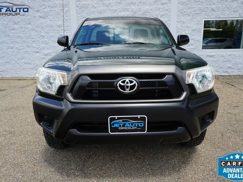 Used 2012 Toyota Tacoma 4x4 Regular Cab image 2