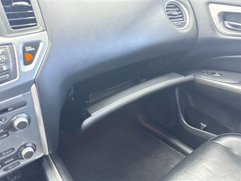 Used 2018 Nissan Pathfinder SL image 29