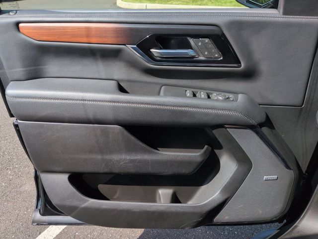 Used 2025 GMC Yukon Denali AWD/4WD image 24