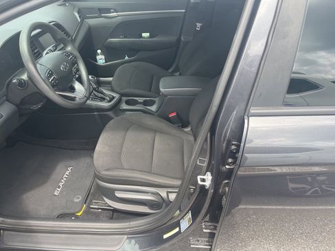 Used 2020 Hyundai Elantra SE w/ Cargo Package (C1) image 8
