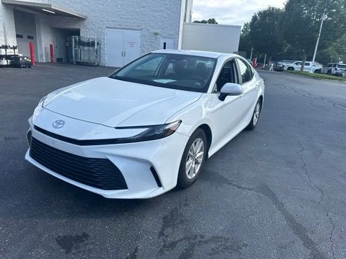 Used 2025 Toyota Camry LE FWD image 9