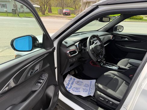 Used 2022 Chevrolet TrailBlazer RS w/ Technology Package AWD/4WD image 22