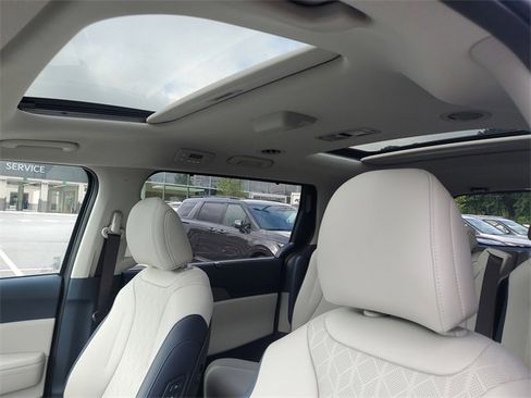 New 2026 Kia Carnival SX w/ SX Dark Edition Package image 16