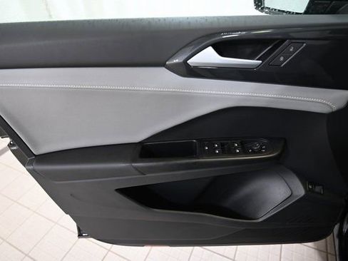 Used 2022 Volkswagen Taos SEL w/ Panoramic Sunroof Package image 22