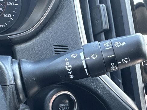 Used 2021 Subaru Crosstrek 2.0i Premium w/ Moonroof Package image 29