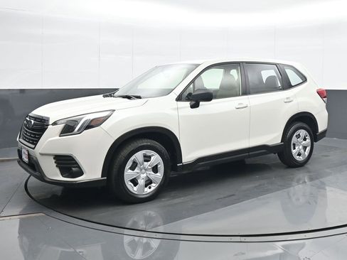 Used 2022 Subaru Forester image 2