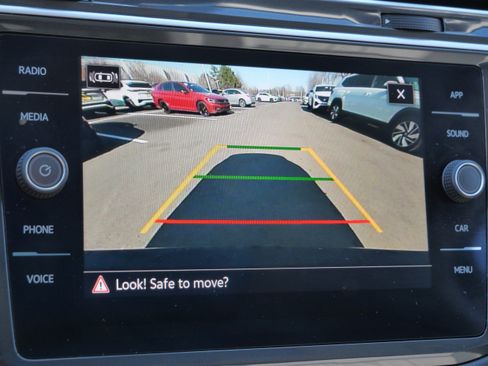 Certified 2024 Volkswagen Tiguan SE w/ Panoramic Sunroof Package FWD image 35