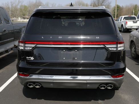 Used 2023 Lincoln Aviator Reserve w/ Equipment Group 201A image 5