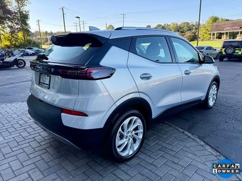 Used 2023 Chevrolet Bolt EUV LT image 9