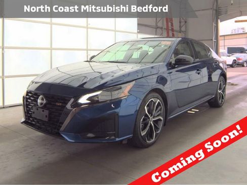 Used 2024 Nissan Altima 2.5 SR w/ SR Premium Package AWD/4WD image 1