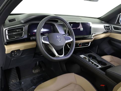 Used 2024 Volkswagen Atlas Cross Sport SE image 26