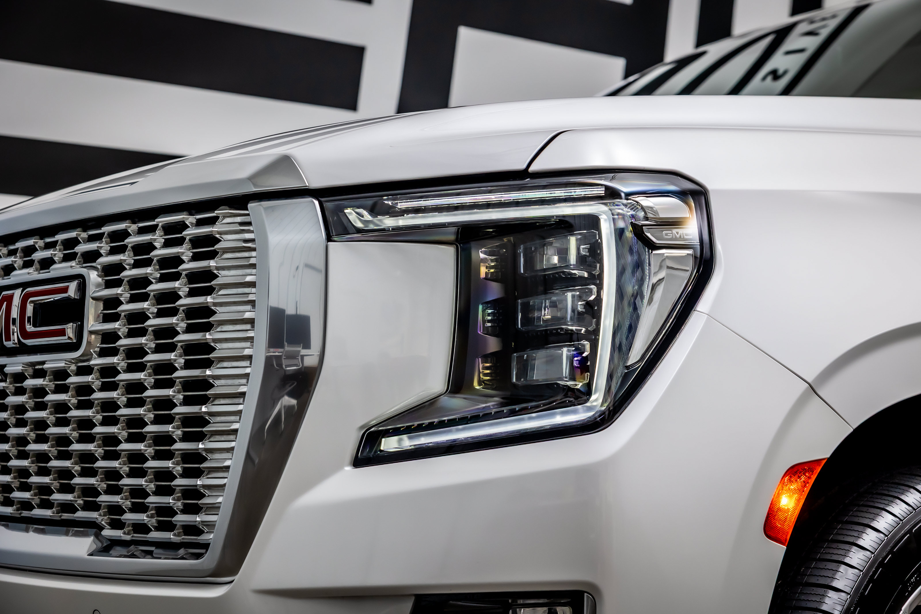 Used 2022 GMC Yukon XL Denali RWD image 15