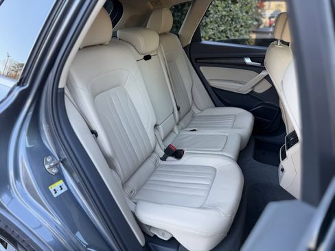 Used 2019 Audi Q5 Prestige w/ Prestige Package image 40