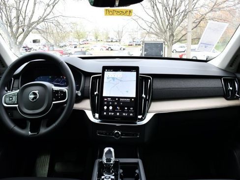 New 2025 Volvo XC90 T8 Plus w/ Protection Package Premier image 18