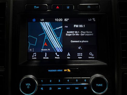Used 2019 Ford Expedition XLT w/ Equipment Group 202A RWD image 5