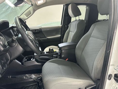 Used 2021 Toyota Tacoma SR RWD image 5