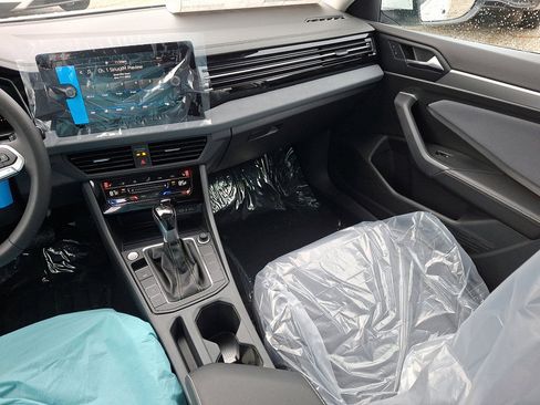 New 2026 Volkswagen Jetta SE image 11