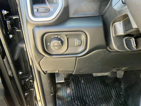 New 2025 RAM 5500 4x4 Regular Cab image 20