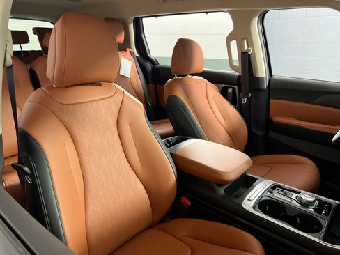 New 2026 Kia Carnival EX image 32