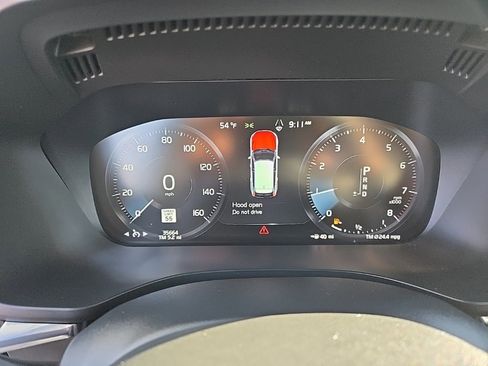 Used 2021 Volvo XC60 T5 Momentum w/ Premium Package image 21