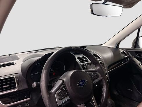 Used 2018 Subaru Forester 2.5i Touring AWD/4WD image 9