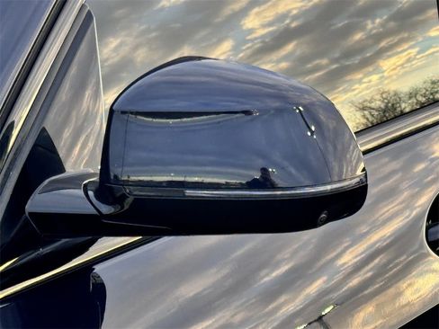 Used 2022 BMW X5 sDrive40i w/ M Sport Package image 11