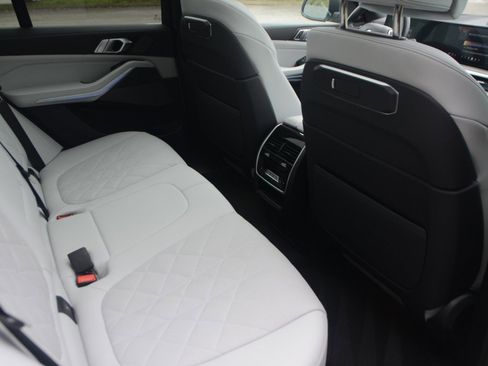 Used 2026 BMW X5 xDrive40i AWD/4WD image 13