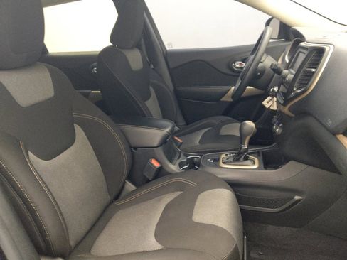 Used 2018 Jeep Cherokee Latitude image 21