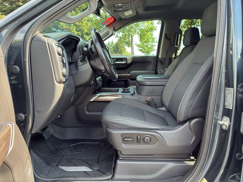 Used 2019 Chevrolet Silverado 1500 LT Trail Boss AWD/4WD image 19