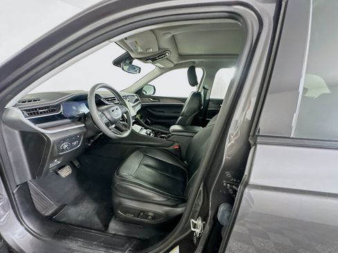 Used 2022 Jeep Grand Cherokee Limited 4xe image 13