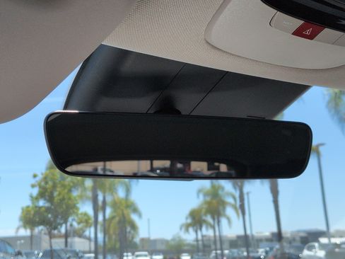 Used 2025 Kia EV6 Light w/ Light LR Technology Package RWD image 27