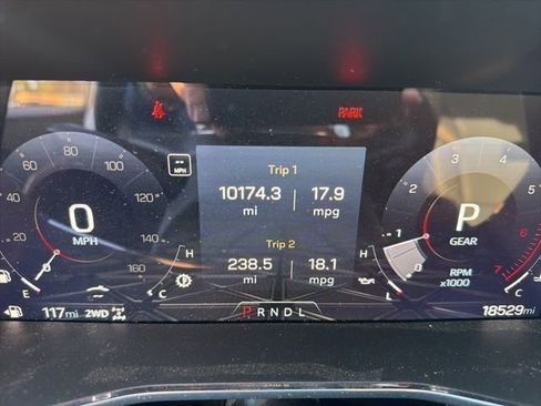 Used 2024 GMC Canyon Denali image 12