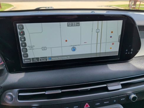 Used 2025 Hyundai Palisade SEL FWD image 23