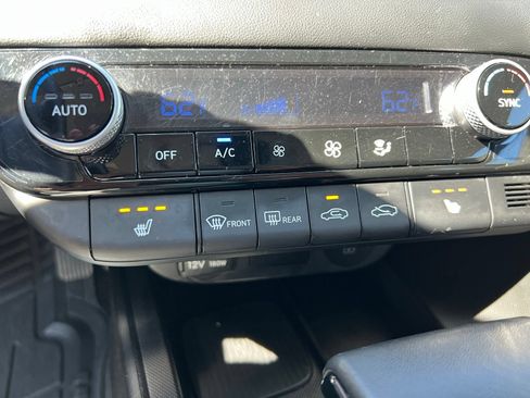 Used 2024 Hyundai Elantra Limited FWD image 38