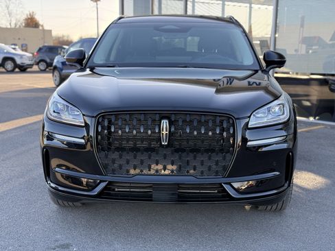 Used 2023 Lincoln Corsair Reserve w/ Equipment Group 202A image 2