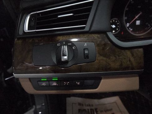 Used 2015 BMW 750Li xDrive AWD/4WD image 39