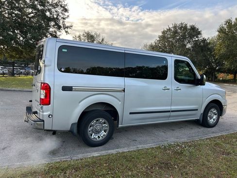 Used 2020 Nissan NV 3500 SL image 5